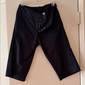 Ladies crop capri by Express in black size 6